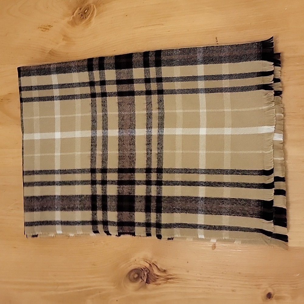 NWT- Plaid Scarf